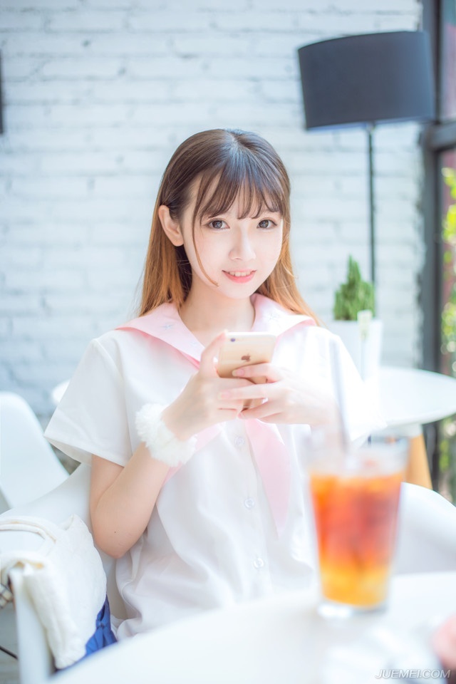 “刘将军，你这是何故？”张任心中无奈的叹了口气，苦涩的看向刘璝。